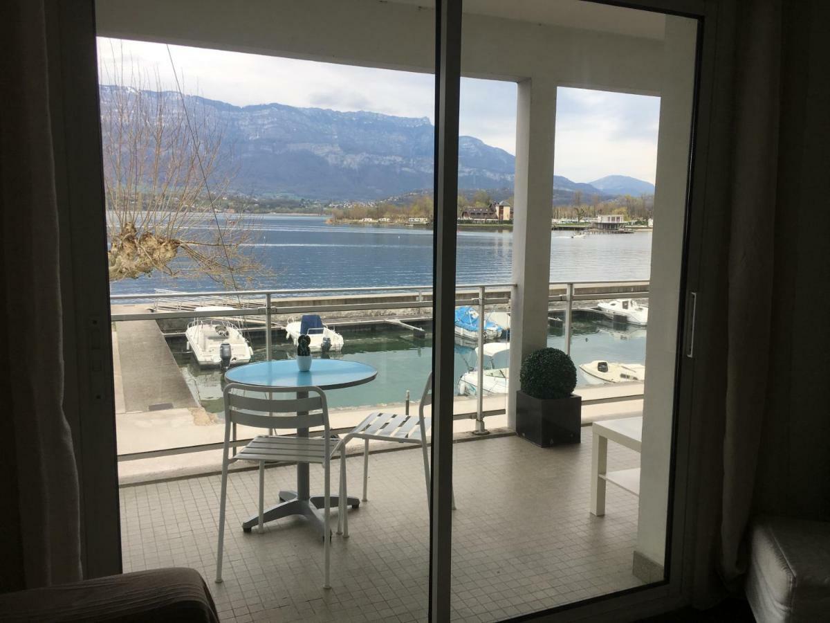 Pieds Dans L'Eau Au Lac Du Bourget Le Bourget-du-Lac Dış mekan fotoğraf